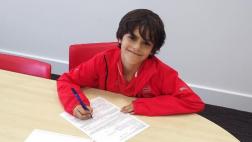 El hijo del exfutbolista Robert Pirès fichó por el Arsenal