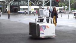 Conoce a Leo, el robot que recoge tus maletas en el aeropuerto