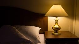 Cosas indispensables que deberías tener en tu mesa de noche
