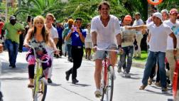 Escucha "La bicicleta", lo nuevo de Carlos Vives y Shakira