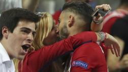 Carrasco besó a su bella novia luego del gol: conócela aquí