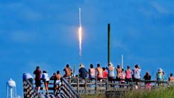 SpaceX logra aterrizar por cuarta vez su cohete reutilizable