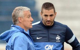Karim Benzema acusa a Deschamps de ceder a la presión racista