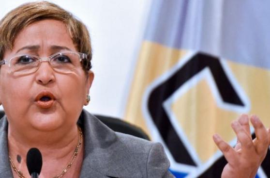 Tibisay Lucena no tiene cuenta en Twitter y no está en el Perú
