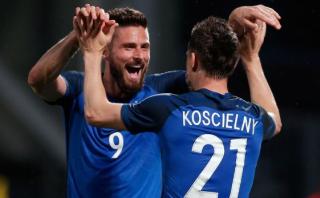 Francia goleó 3-0 a Escocia con doblete de Olivier Giroud