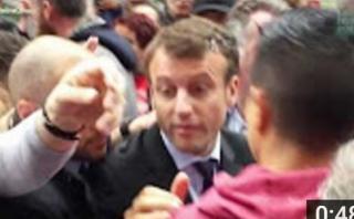 Francia: Ministro de Economía fue atacado con huevos [VIDEO]