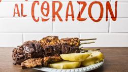 Somos receta: anticuchos con barrio