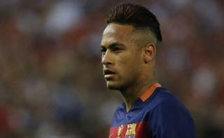 Barcelona: fiscalía quiere procesar a Neymar por fraude