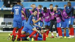 Francia venció 2-1 a Rumanía en el arranque de la Eurocopa 2016