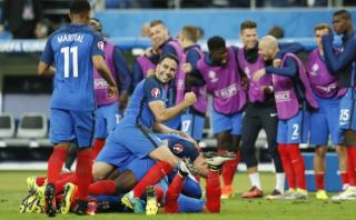 Francia venció 2-1 a Rumanía en el arranque de la Eurocopa 2016