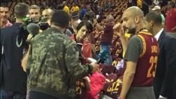 Guardiola vistió la camiseta de LeBron James en final de la NBA