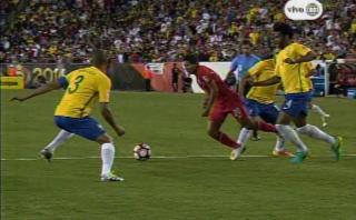 Perú vs. Brasil: ¿fue penal a Flores a favor de la selección?