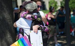 Musulmanes y LGTB se unen en Orlando tras la masacre