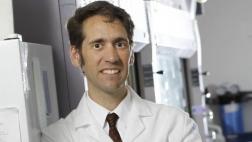 “Hacemos que el cerebro piense que una máquina le pertenece”