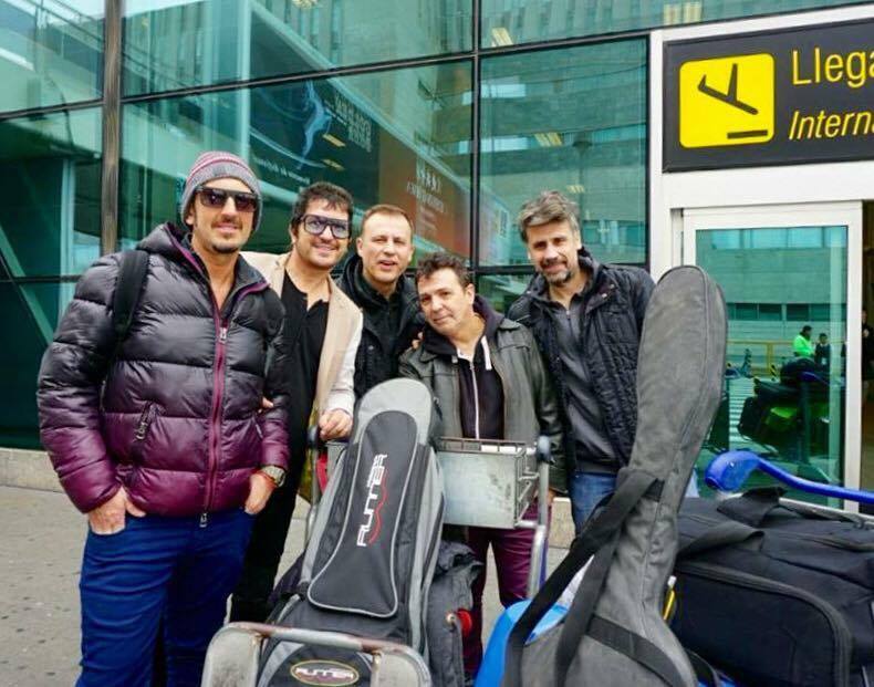 La banda en su llegada a nuestro país. (Foto: Difusión)