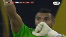 Venezolano picó penal ante Romero y este fue el resultado