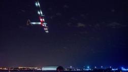 Avión solar vuela sobre el Atlántico rumbo a Europa