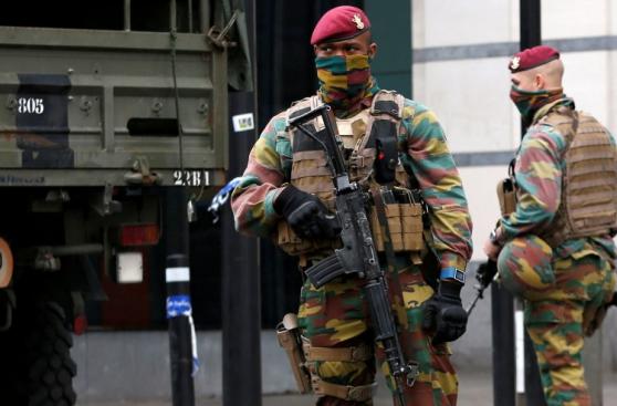 Hombre con falso cinturón explosivo desató alarma en Bruselas