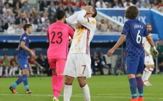 España perdió 2-1 ante Croacia y chocará con Italia en octavos