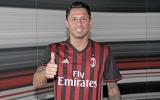 Gianluca Lapadula fue presentado oficialmente en AC Milan