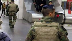 Francia: Hallan soldado sin vida en centro comercial de París