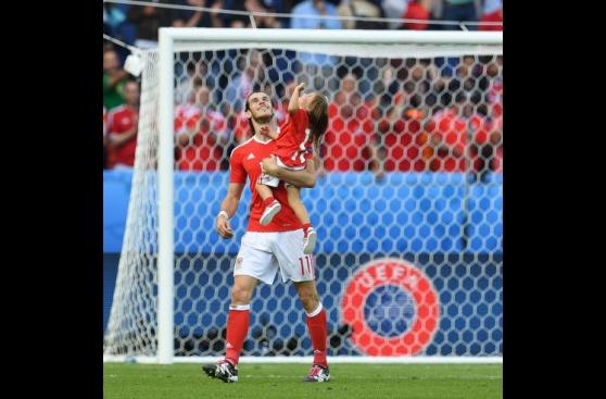 Gareth Bale: el tierno momento con su hija en Eurocopa 2016