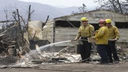 EE.UU.: Voraz incendio acaba con 200 casas en California