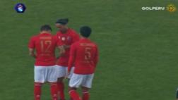 Ronaldinho autografió camisetas de los jugadores del Cienciano