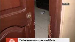 Comas: en minutos 'robacasas' atacaron edificio multifamiliar