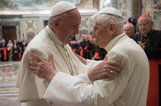 Francisco celebra los 65 años de ordenación de Benedicto XVI