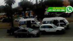 Comas: taxis colectivo generan caos en la avenida San Felipe