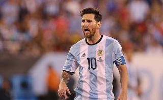 Lionel Messi: ¡hasta un aeropuerto le pide que no se vaya!