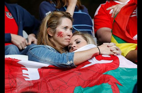Gales vs. Bélgica: las bellezas, la fiesta y color en Lille 