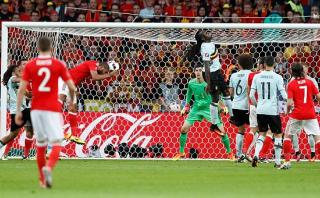 Gales vs. Bélgica: Williams marcó el empate (1-1) de cabeza