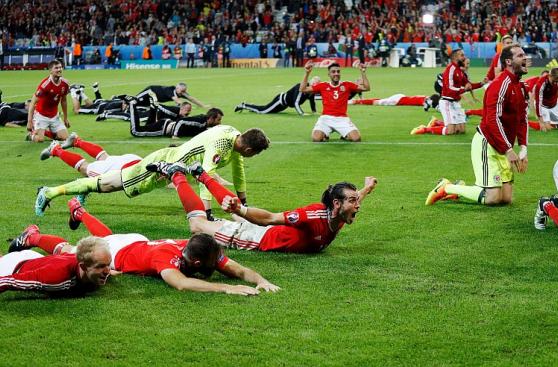 Gareth Bale y una eufórica celebración con todo Gales