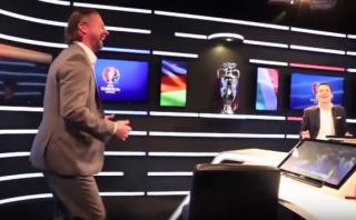 Ex futbolista alemán se burló del desastroso penal italiano