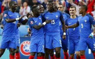 Francia goleó 5-2 a Islandia y jugará semifinales ante Alemania