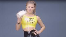 Fergie convocó a Kim Kardashian para provocador videoclip