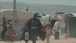Batman y niño sirio retratan el drama de los refugiados