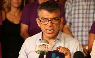 Guzmán denuncia que le pidieron dinero para seguir en campaña