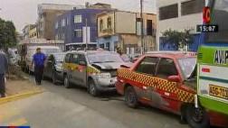 Siete vehículos chocan por bus al que se le vaciaron los frenos