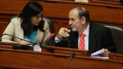Yehude Simon ofrece su partido político a Verónika Mendoza