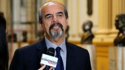 Mulder: “Es un asco que alguien devele su propio monumento”