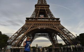 Niza: Torre Eiffel lucirá los colores de la bandera de Francia