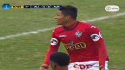 ¿Mal anulado? Árbitro anuló gol a Aurich por supuesto offside