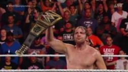 WWE: Dean Ambrose retuvo título ante Rollins en final polémico