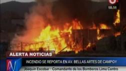 Incendio consumió almacén clandestino de colchones reciclados