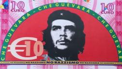 El pueblo que da billetes con el rostro del Che, Chávez y Marx