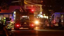 Hombre estrella auto con tubos de gas en comisaría de Sídney