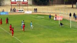 Intentaron imitar penal de Messi y Suárez y acabó en blooper